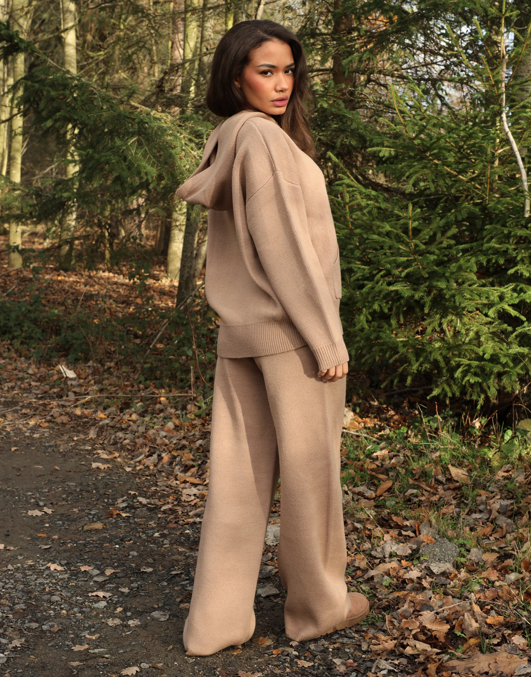Elsie Simmi Studios Heavy Knit Hoodie In Mocha - Image 4